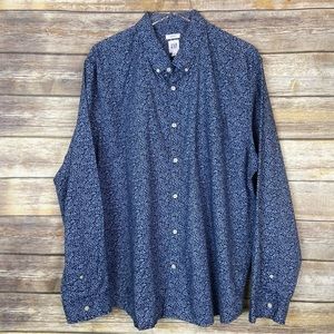Men’s Gap “Untucked” Button Down Shirt